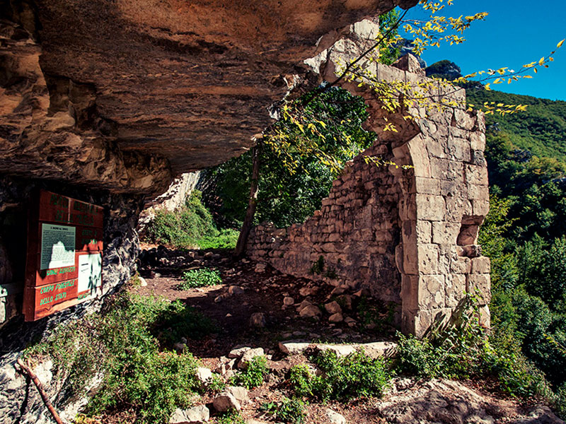 Anello del Ponte della Pietra e Valle di Sant’Onofrio